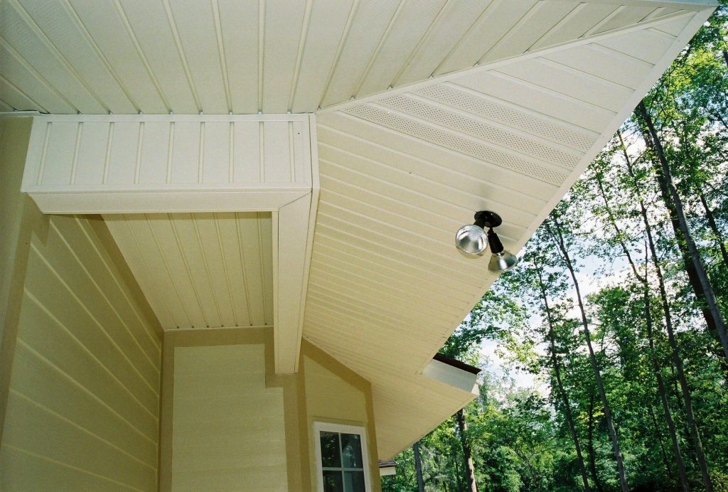 New vinyl siding installed on a Darien Georgia home near the Altamaha River coast