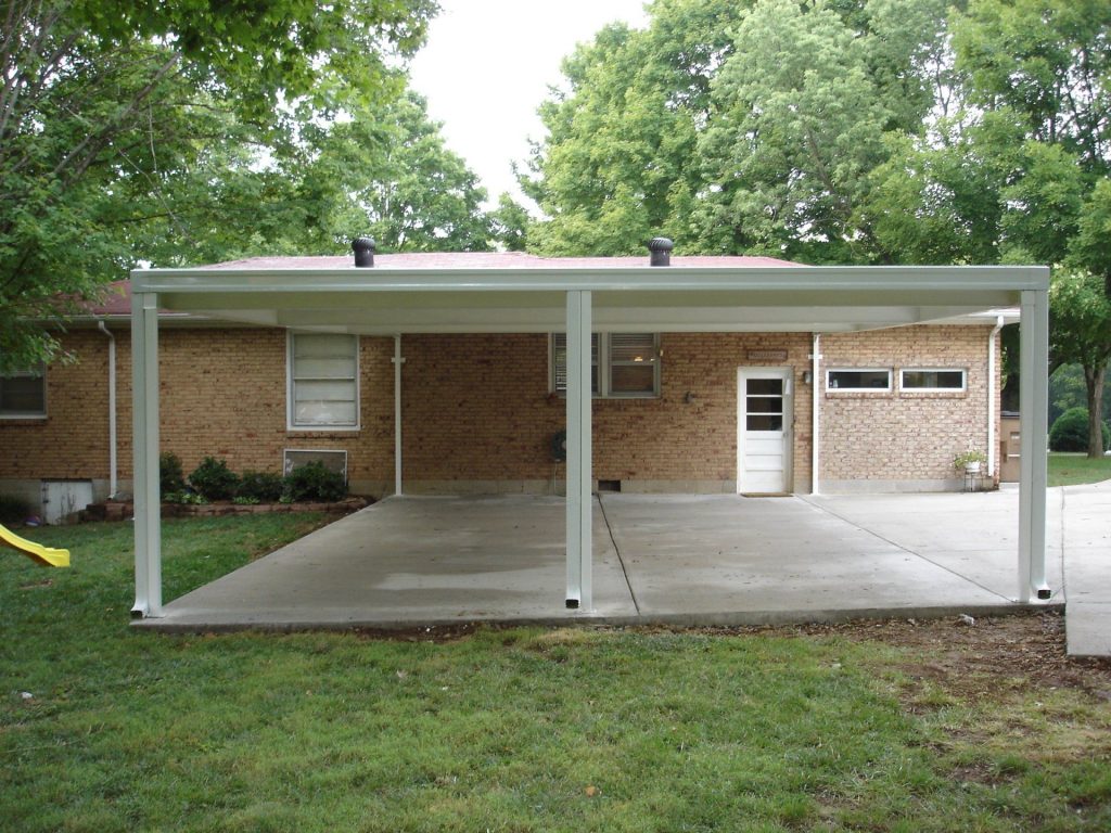 Aluminum patio cover installed on Claxton home built to handle Evans County heavy seasonal rain.