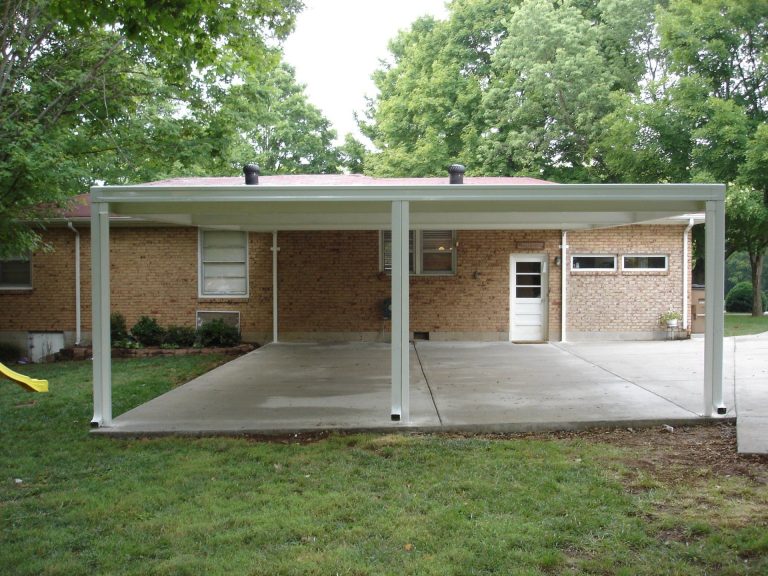 Aluminum patio cover installed on Claxton home built to handle Evans County heavy seasonal rain.