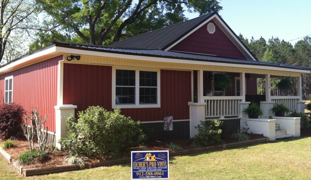Vinyl siding and metal roofing installation on a Patterson Georgia home in Pierce County.