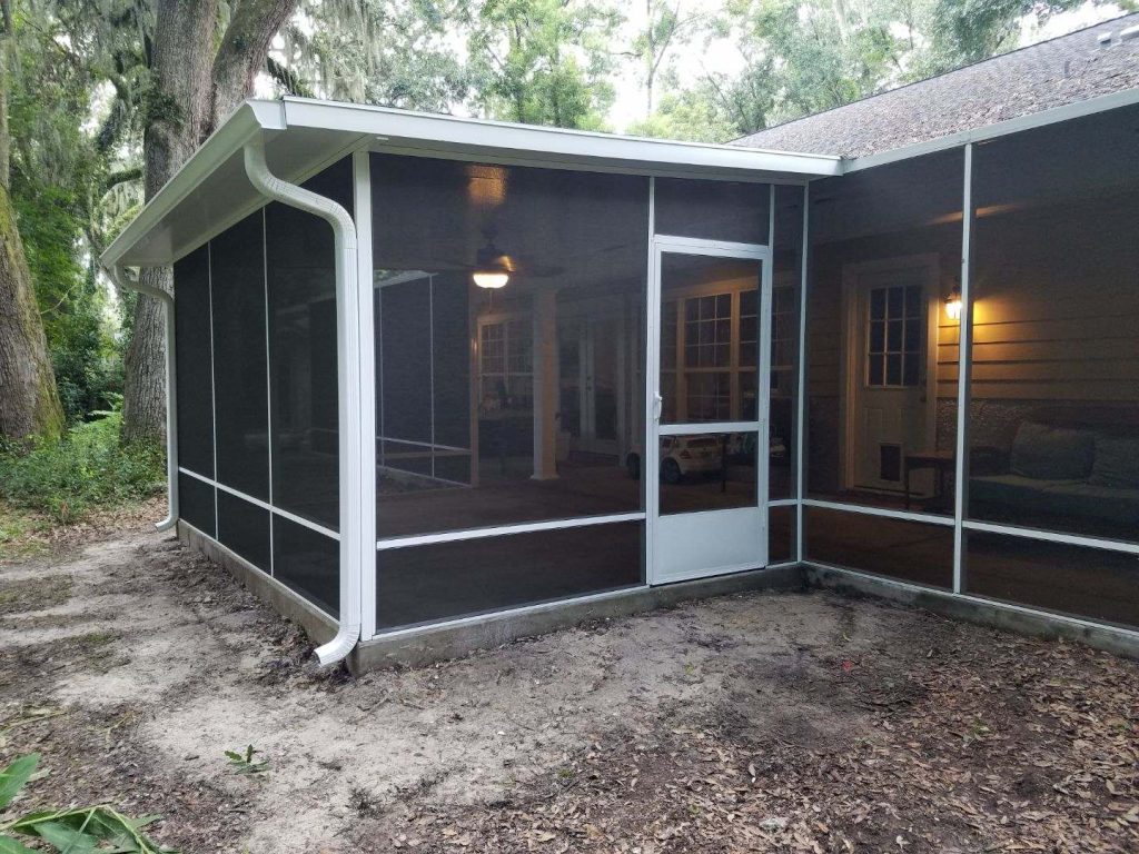 Hazlehurst Georgia screen room with 20/20 gnat-resistant mesh on humid summer evening.