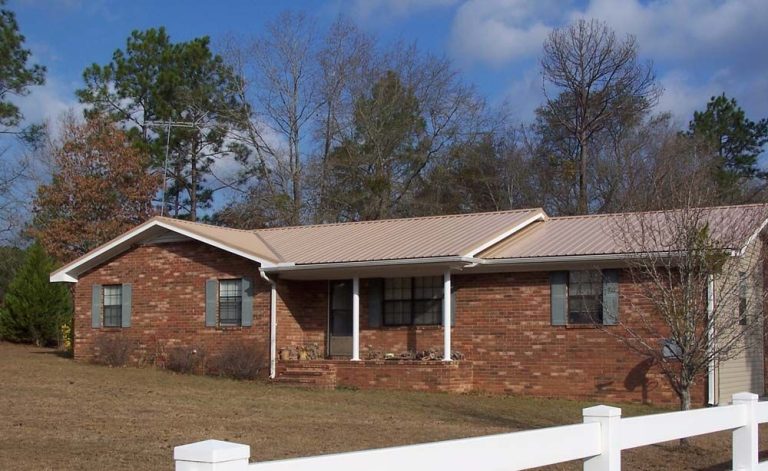 Galvalume steel metal roofing panels on Tattnall County Georgia residence.