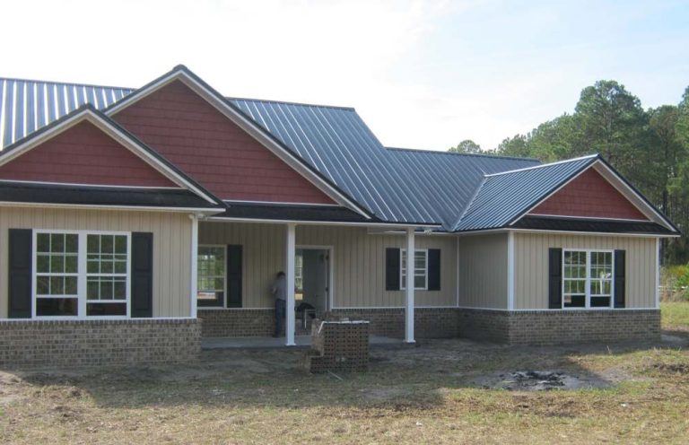 Galvalume steel standing seam metal roof on Effingham County home
