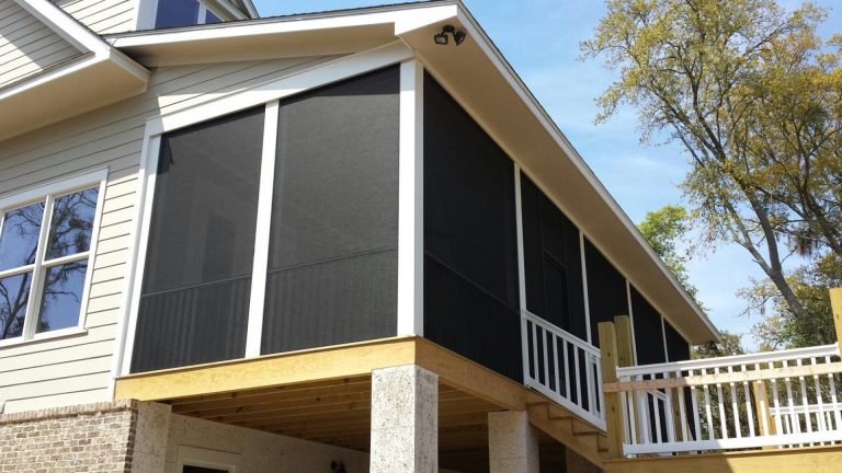 Screen room addition on a McIntosh County Georgia home with gnat-resistant screening installed