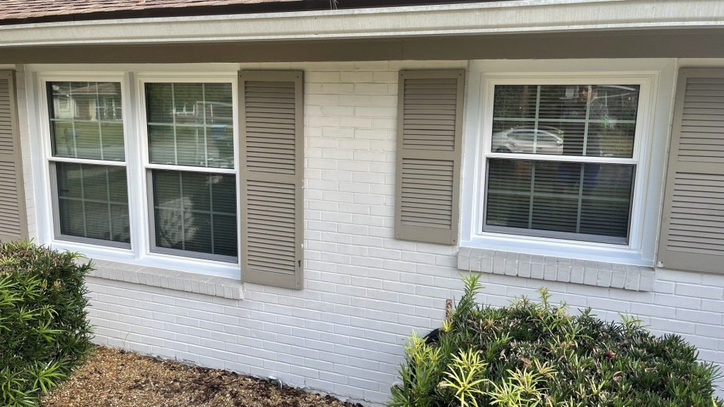 Richmond Hill Georgia home with metal roofing and vinyl siding in Bryan County coastal climate.